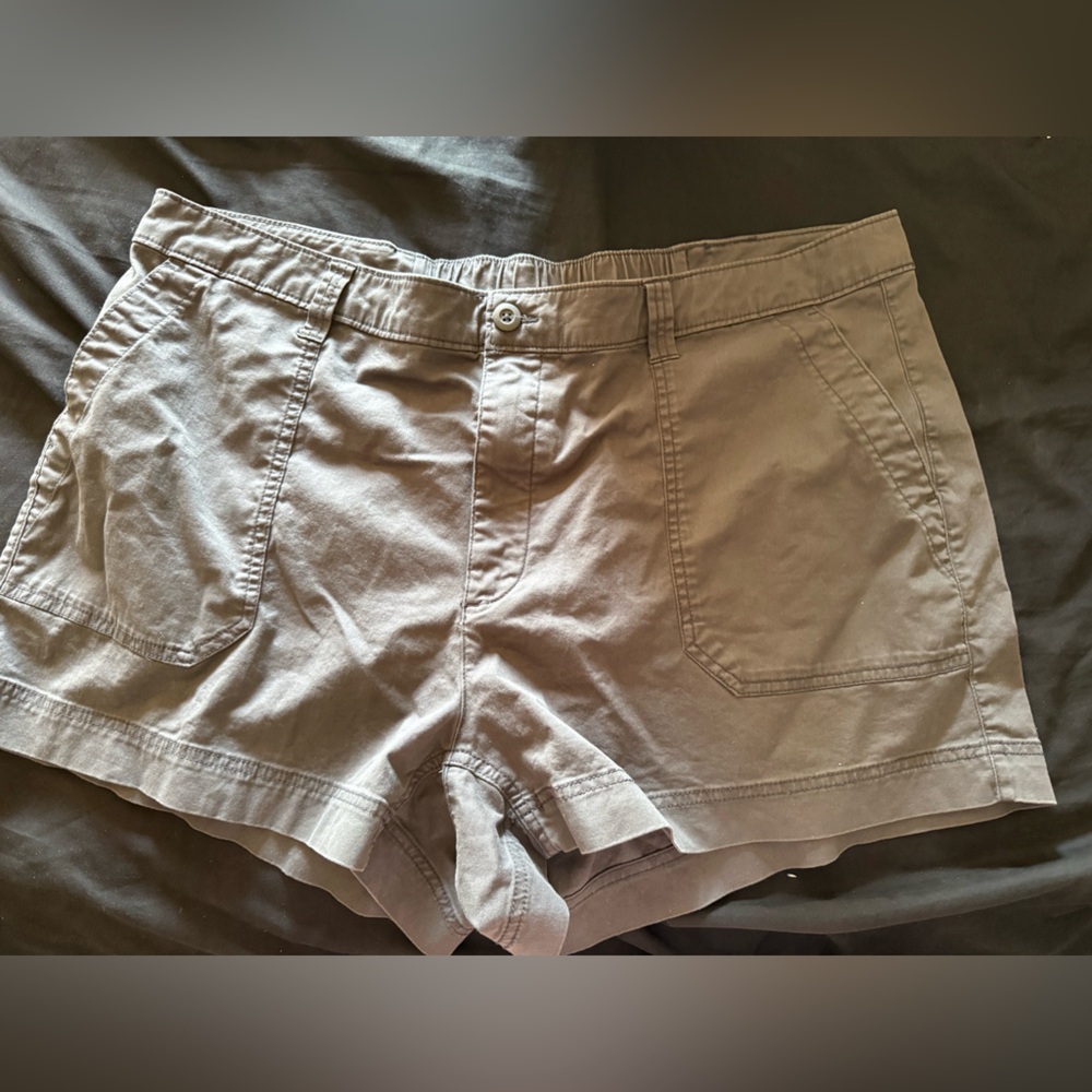 Old Navy Women's Tan Shorts